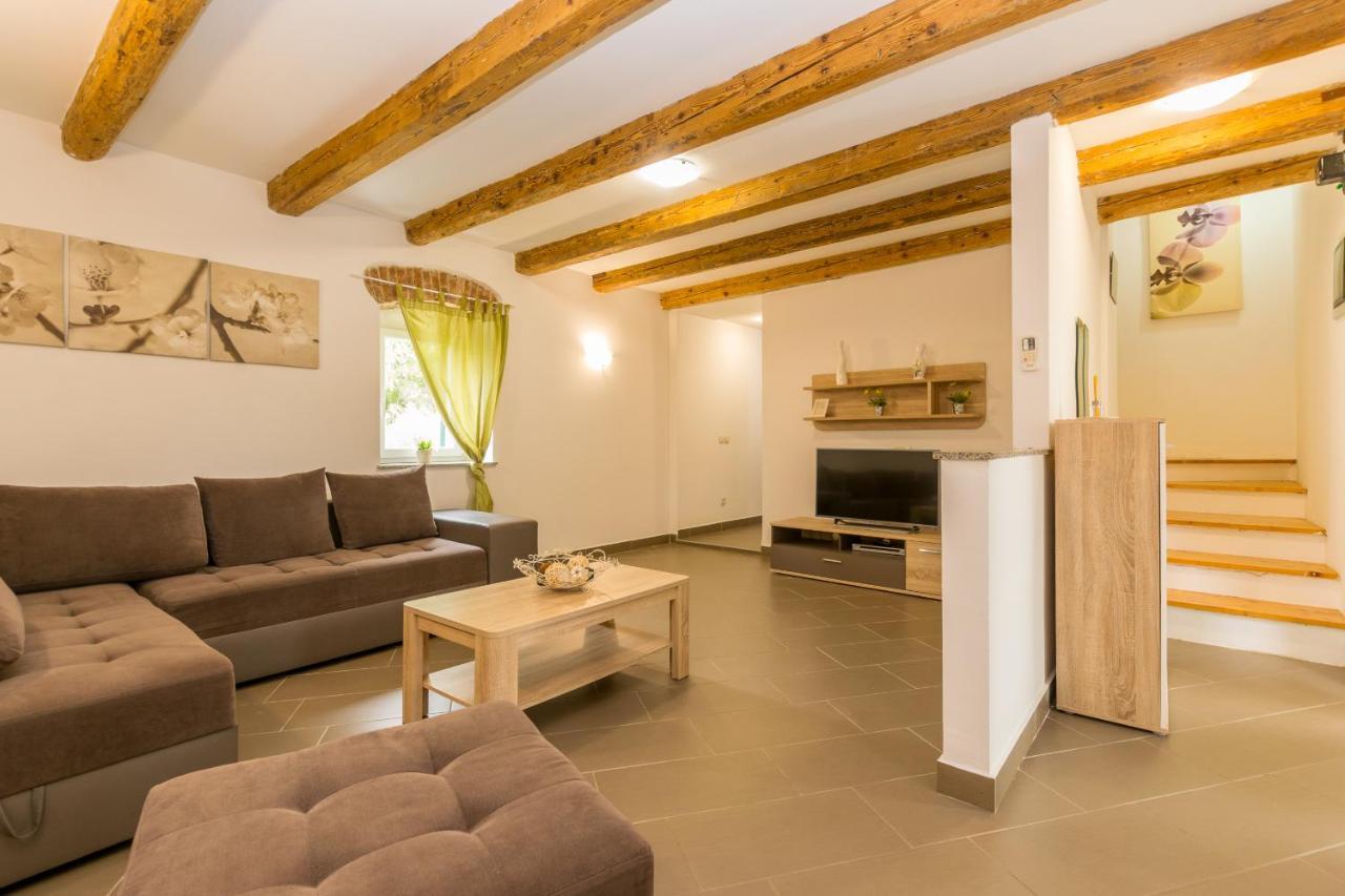 Holiday Home Olga With Pool &Pet Friendly PUY Exterior foto