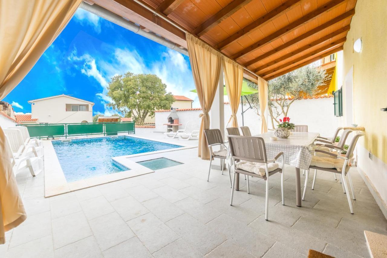 Holiday Home Olga With Pool &Pet Friendly PUY Exterior foto