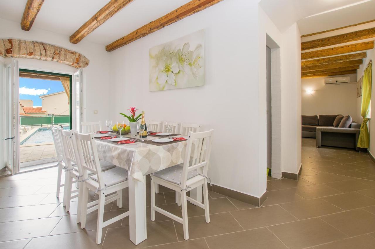 Holiday Home Olga With Pool &Pet Friendly PUY Exterior foto