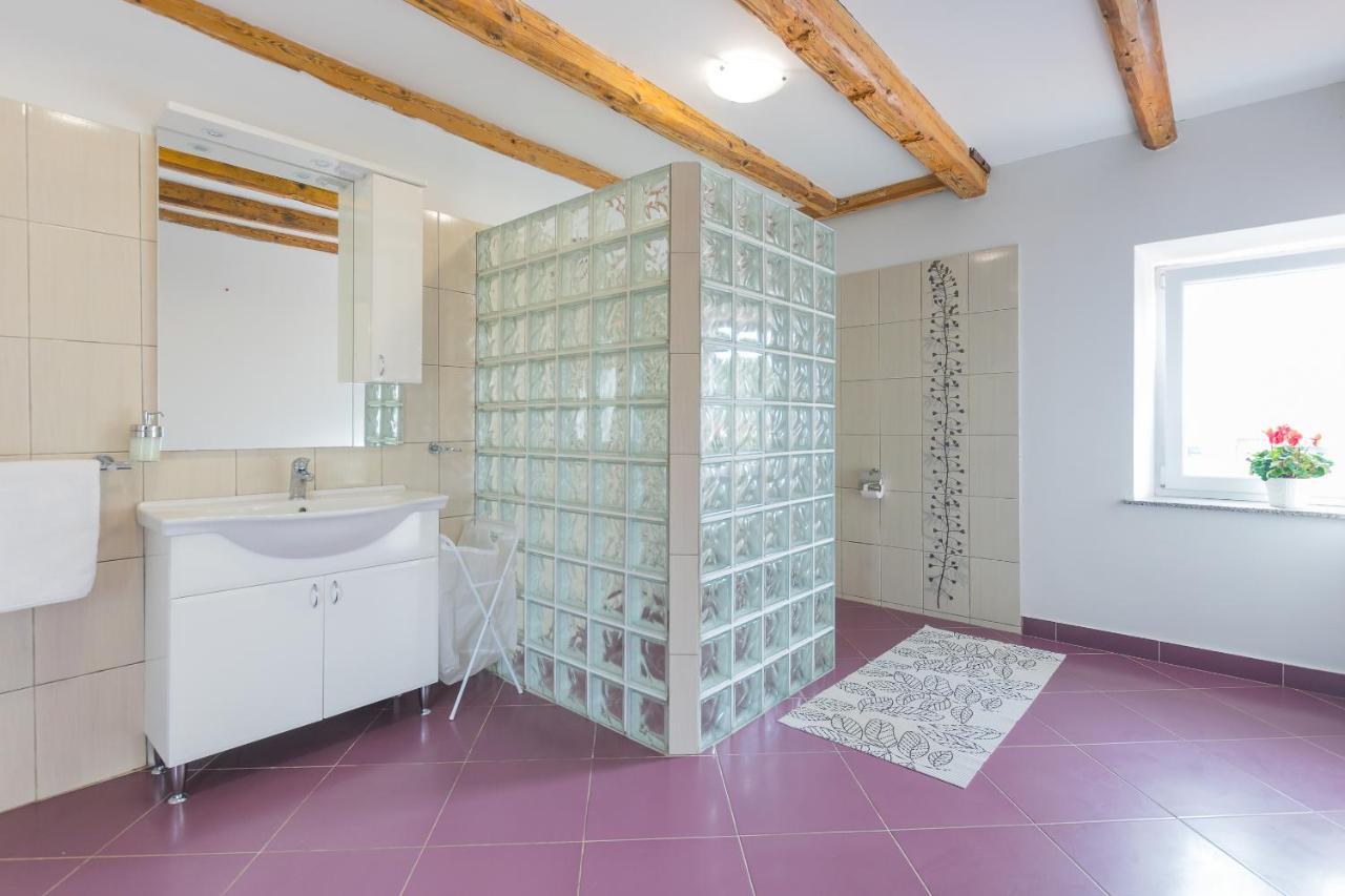 Holiday Home Olga With Pool &Pet Friendly PUY Exterior foto